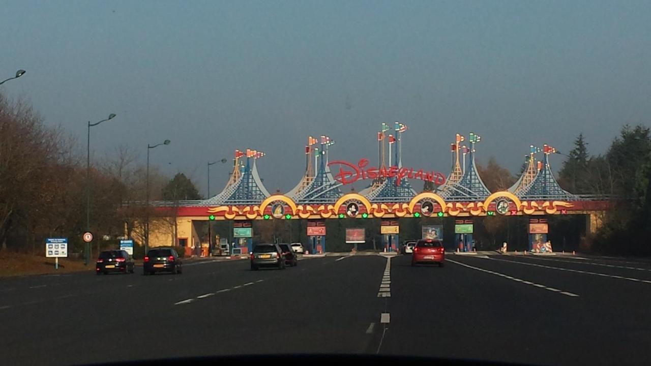Bois-ColombesMetro - Sac A Dos - Dodo Chez Leontine 2 Ch Parking Wifi Fo别墅 外观 照片